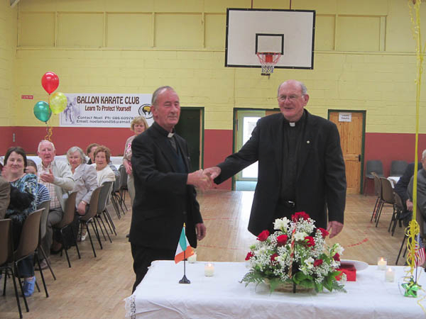8-fr-howard-p-p-congratulates-fr-travers-on-his-special-occasion